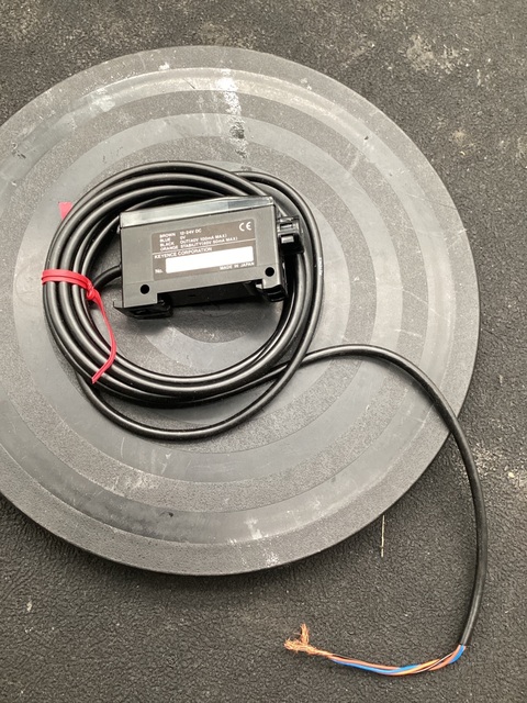 Keyence ps2-61p photoelectric sensor amplifier unit pnp used - Image 1