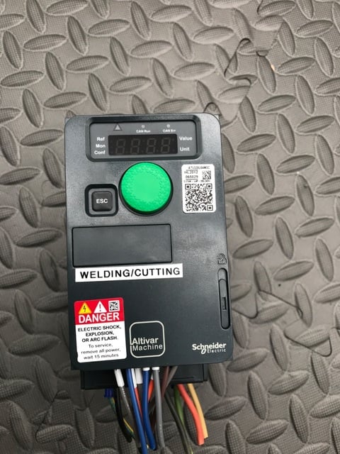 SCHNEIDER ELECTRIC ATV320U04M3C Altivar 0.5 HP AC Drive USED - Image 1