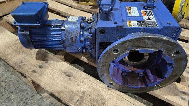 SUMITOM HP RPM TCFXHP 1P4 3Phase Induction Motor USED - Image 2