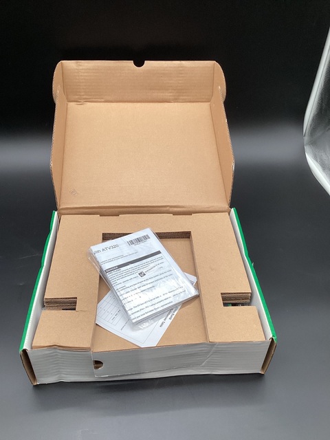 SCHNEIDER ELECTRIC ATV320U04N4B Frequency Converter NEW - Image 4