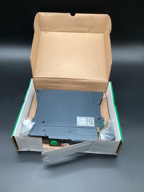 SCHNEIDER ELECTRIC ATV320U04N4B Frequency Converter NEW - Image 5