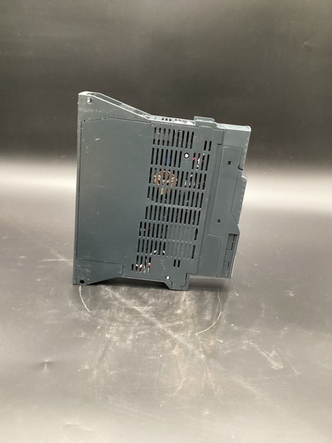 SCHNEIDER ELECTRIC ATV320U04N4B Frequency Converter NEW - Image 7