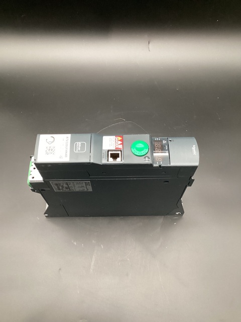 SCHNEIDER ELECTRIC ATV320U04N4B Frequency Converter NEW - Image 9