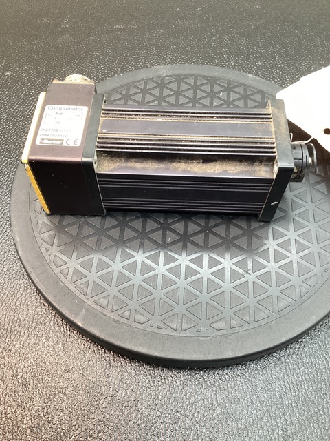 Parker sm233be-ntqn brushless servo motor 1000ppr encoder used - Image 6
