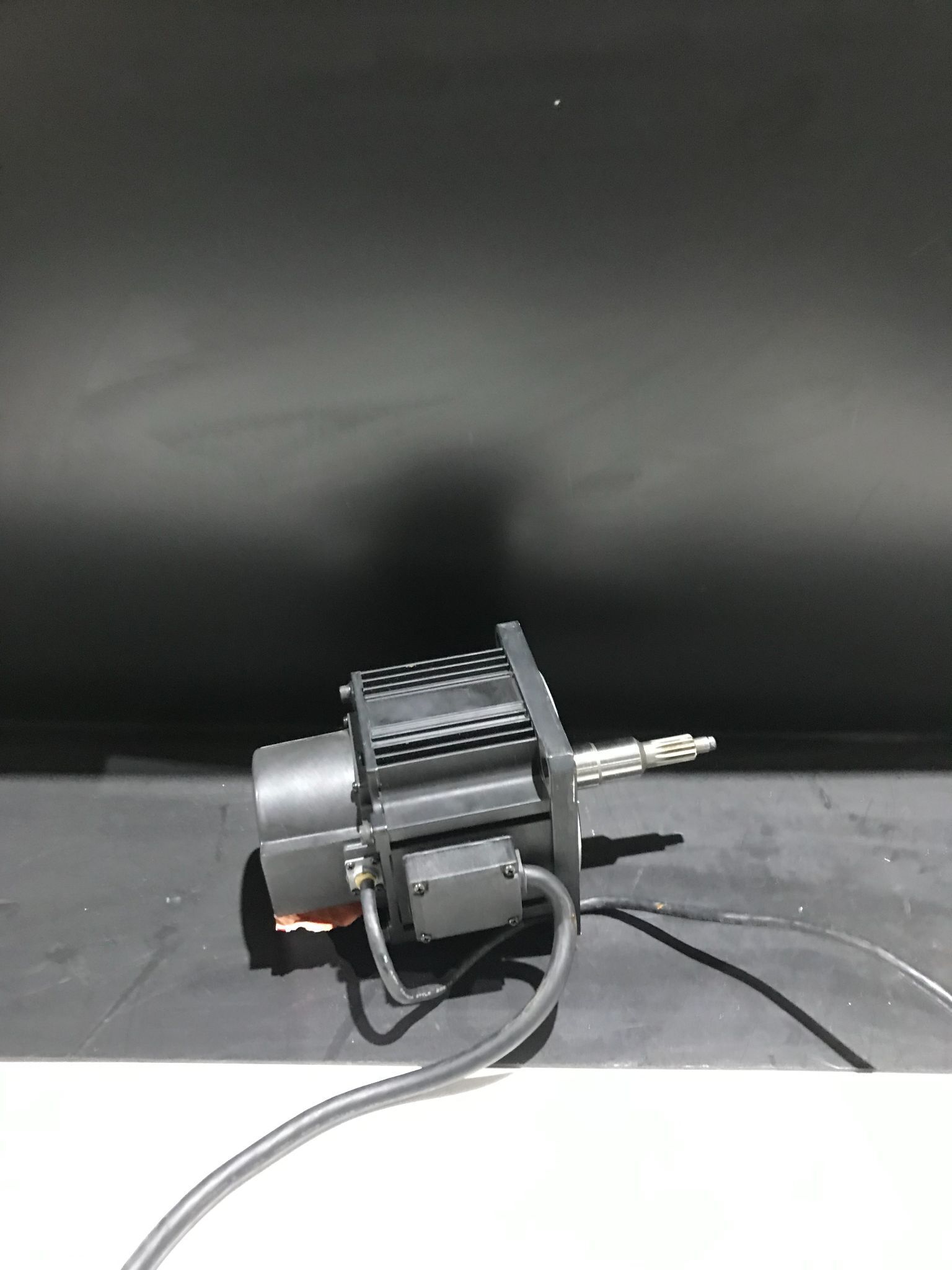 Nachi servo motor mqm082q9v used - Image 3