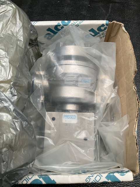 Alcon 33d31z5a3-6j259 solenoid valve 3/2 way ss 24vdc new - Image 2