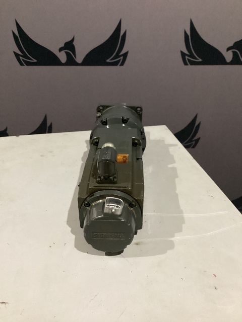 Siemens 1fk7042-2af71-1ch1-z servo motor 0.82kw 3000rpm ip65 used - Image 2