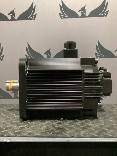Yaskawa sgmrs-44a2a-yr23 ac servo motor 4.4 kw used - Image 1