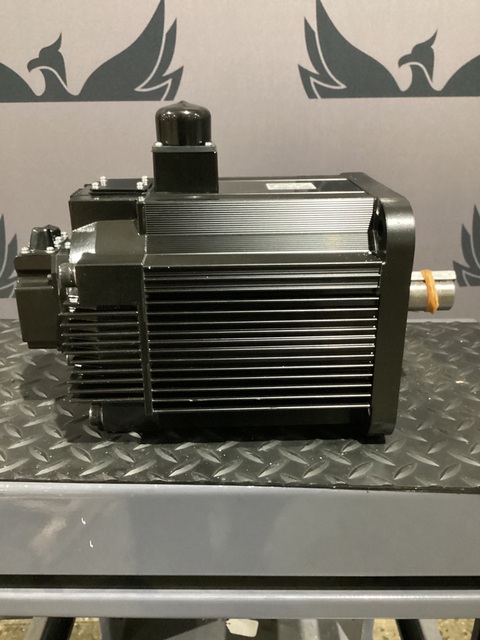 Yaskawa sgmrs-44a2a-yr23 ac servo motor 4.4 kw used - Image 4