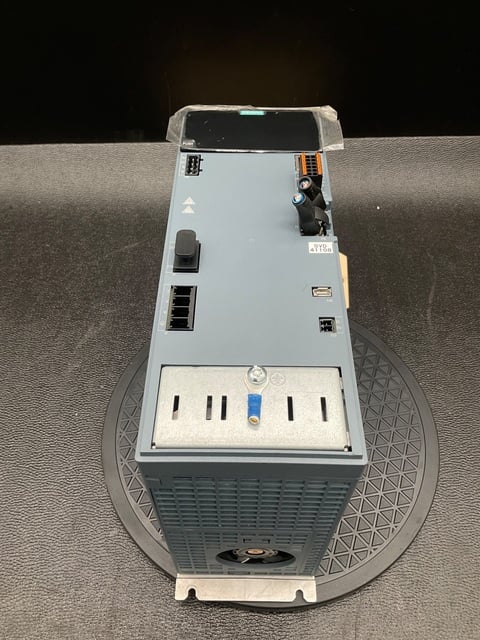 Siemens #6sl3210-5he13-5uf0 s210 servo drive 3.5kw 3ph 480v used - Image 1