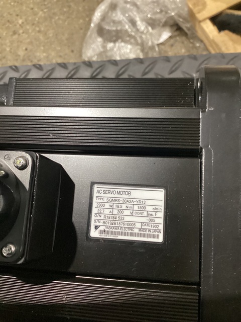 Yaskawa sgmrs-30a2a-yr13 ac servo motor 2.9 kw 1500rpm used - Image 4