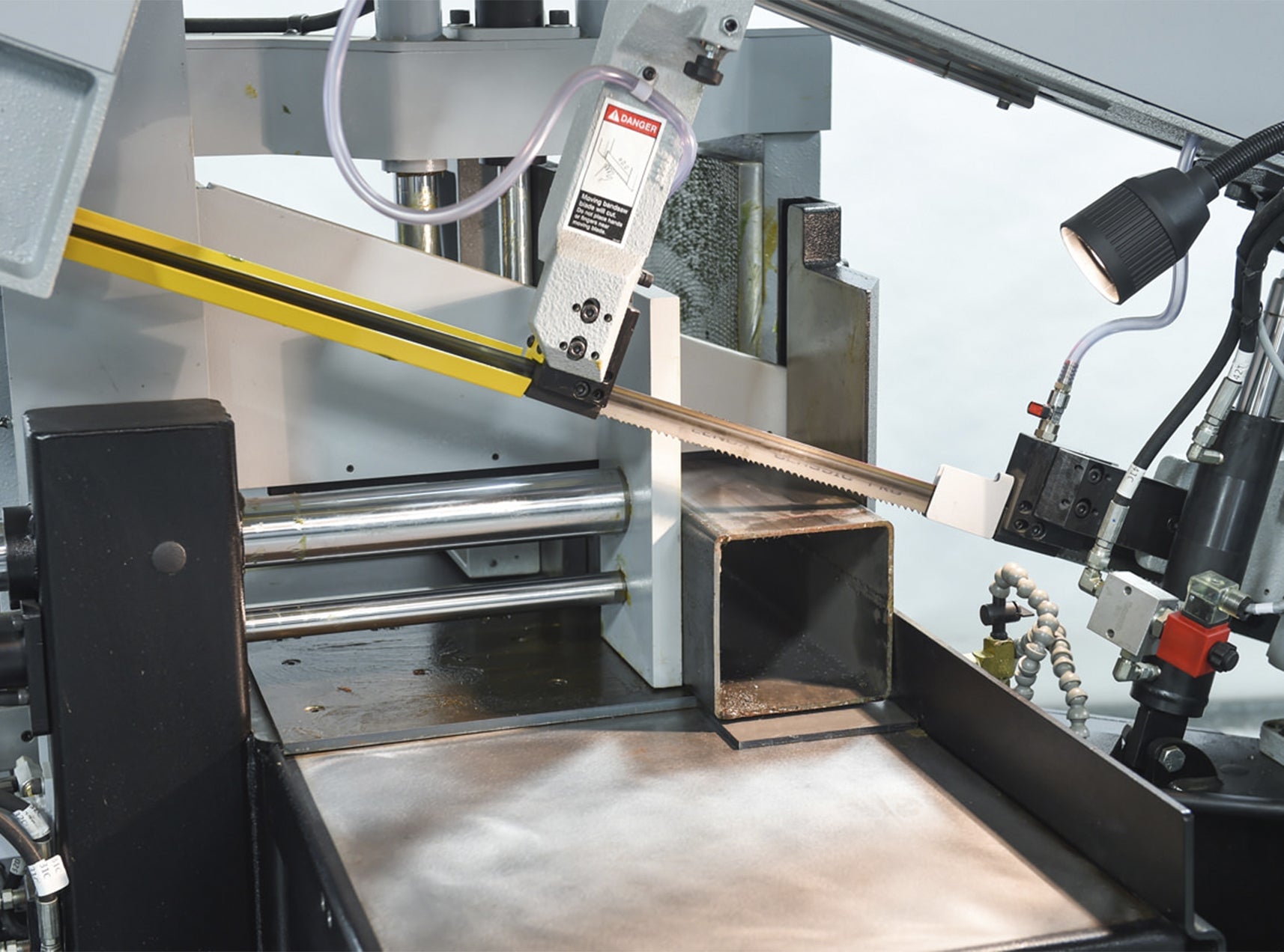 13" x 18" Hyd-Mech #S20A, scissor band saw, 1" x 14'10" blade, 5 HP, coolant - Image 6