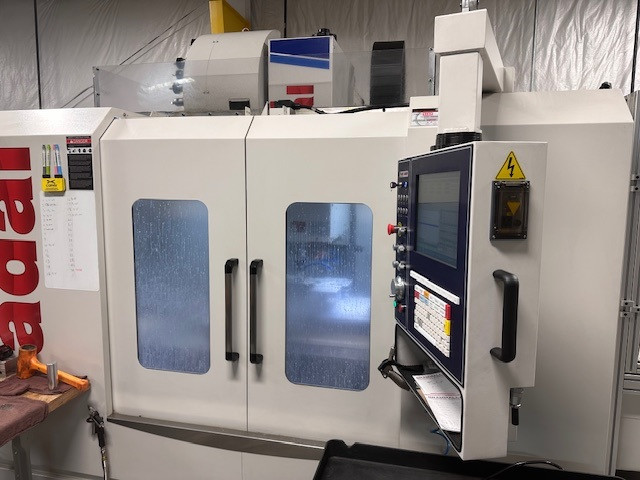 Fadal #VMC4020APC, 40" X, 20" Y, 20" Z, 10000 RPM, 39.4" x 17.7" table, 64MP Control, 24 dual arm automatic - Image 1