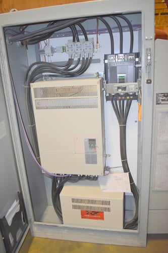 300 HP Yaskawa, CIMR-UU4A0361AUA, frequency drive, 361 amps, 380/500 Volts, Matrix drive - Image 10