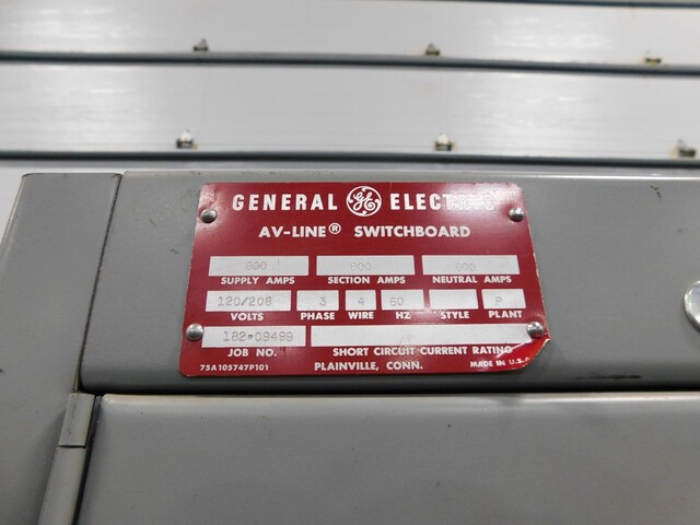 800 Amps, General Electric #AV-Line, switchboard with breakers, 120/208 Volts - Image 9