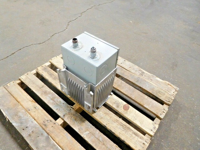 5 KVA 240/120 Primary, 208 Secondary, General Electric 9T21B1028 G4 transformer - Image 6