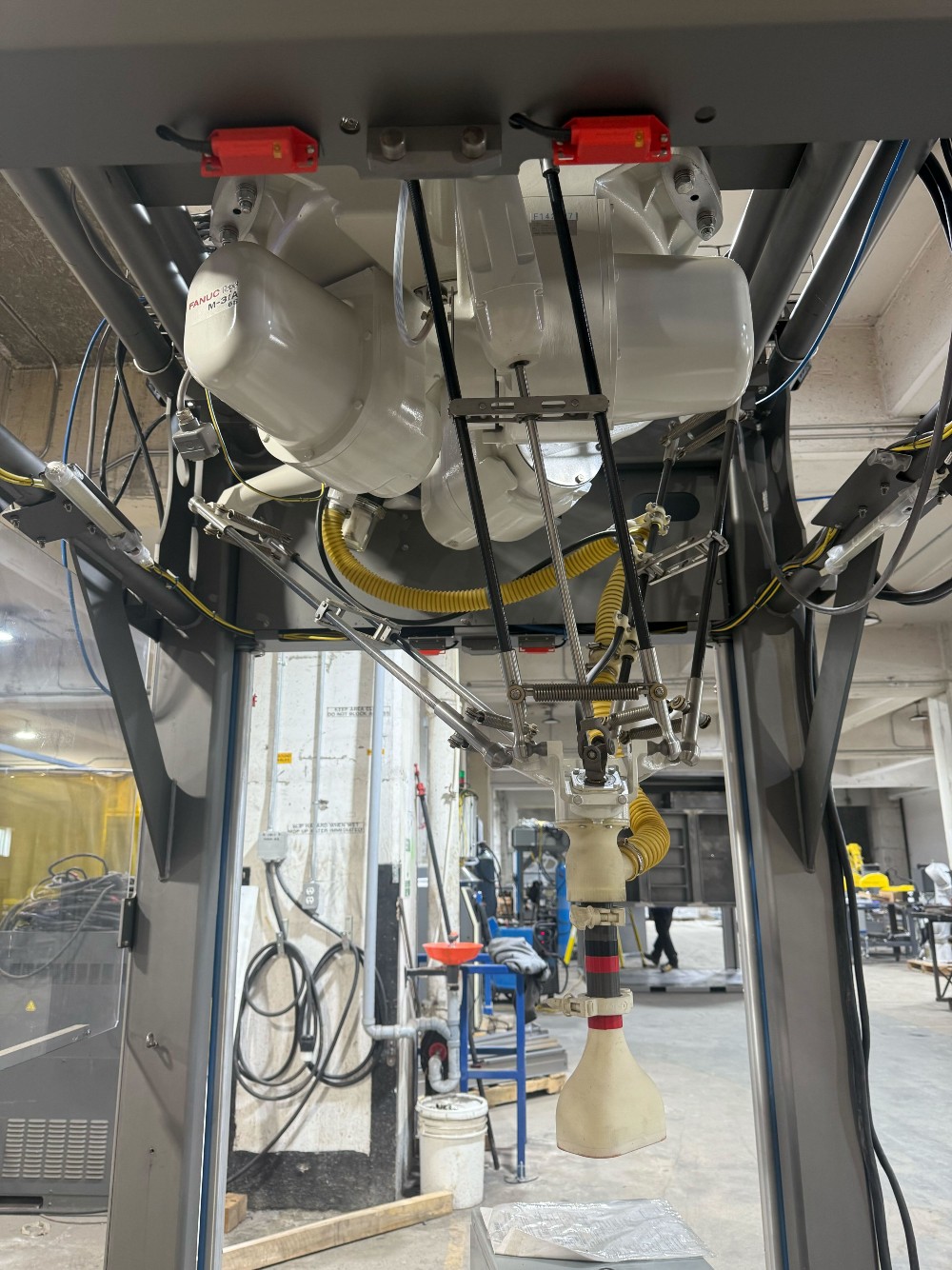 Fanuc, m- 3ia/6s, Delta Series with R-30iB controller, Robot Pick & Place Cell/Enclosure Included (4 - Image 2