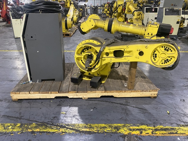 Fanuc, R-2000iA/200T, robot with RJ3iB controls, parts only - Image 1