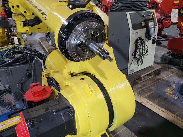 Fanuc, R-2000iC/210F, robot with R-30iB controls, missing wrist, refurbished - Image 5