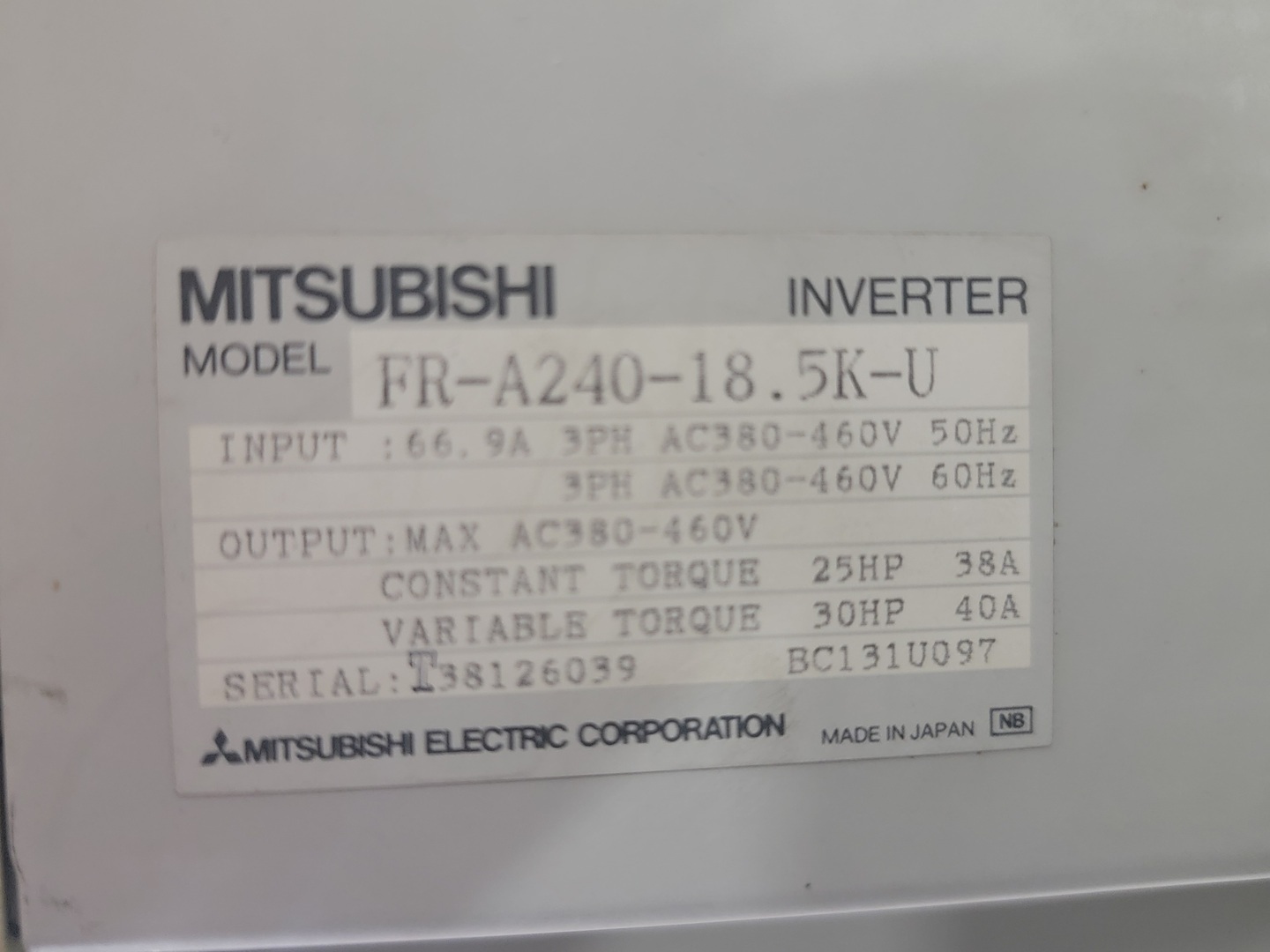 Mitsubishi #FR-A240-18.5K-U, AC drive inverter, 25 HP, 66.9 amps, 460 Volts - Image 2