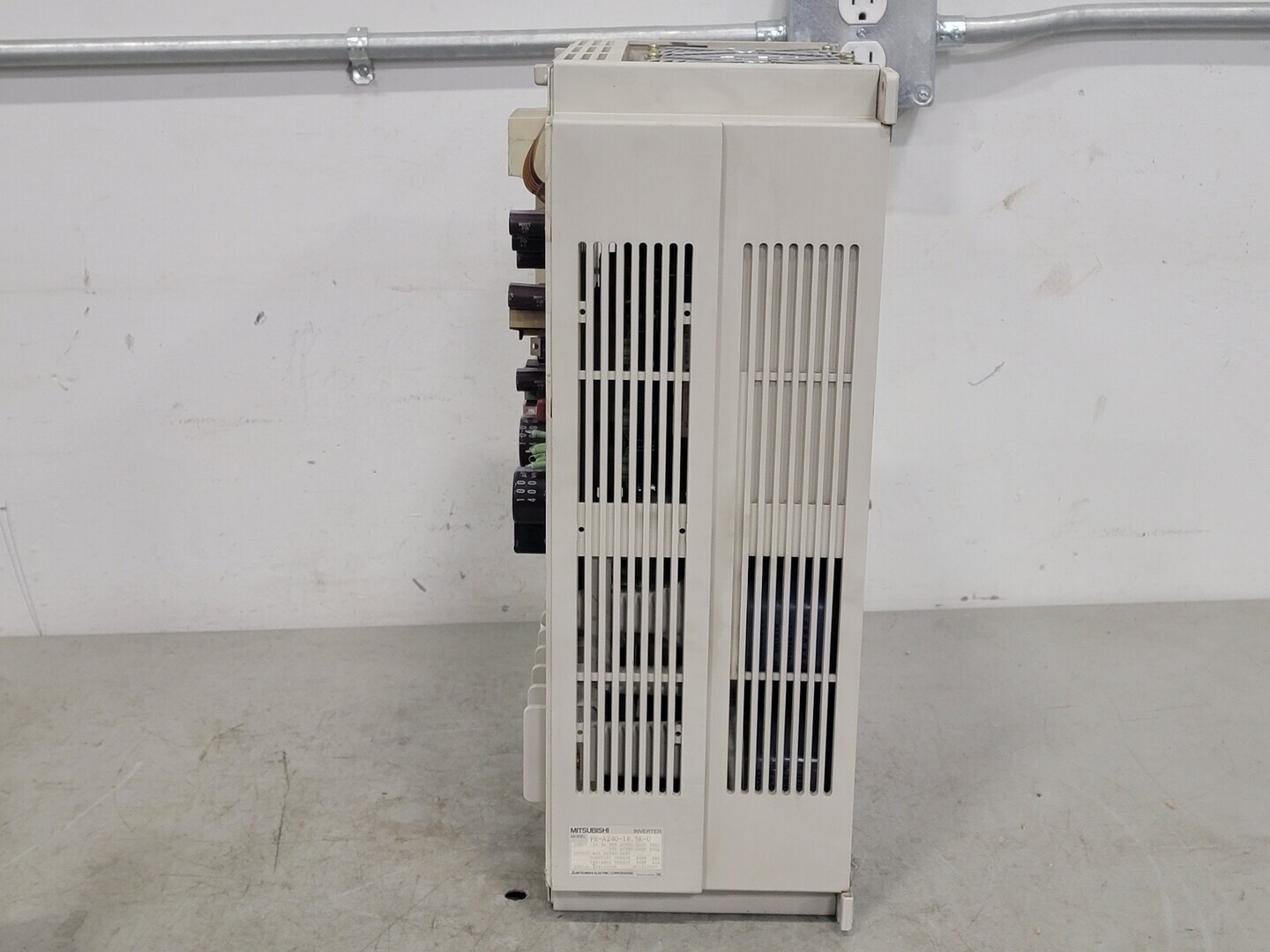 Mitsubishi #FR-A240-18.5K-U, AC drive inverter, 25 HP, 66.9 amps, 460 Volts - Image 6