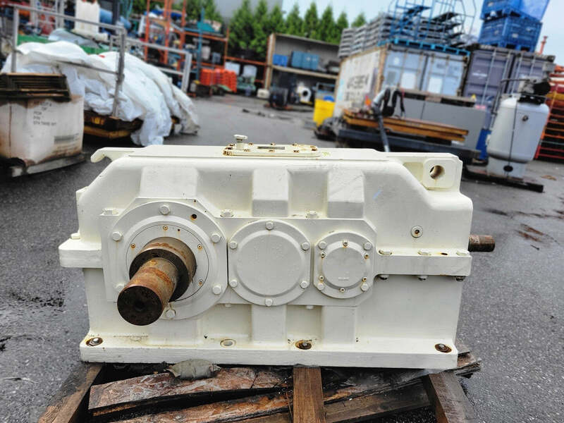 1150 RPM, PIV #LC355-12V, parallel shaft gear reducer, 28.80 :1 ratio - Image 1