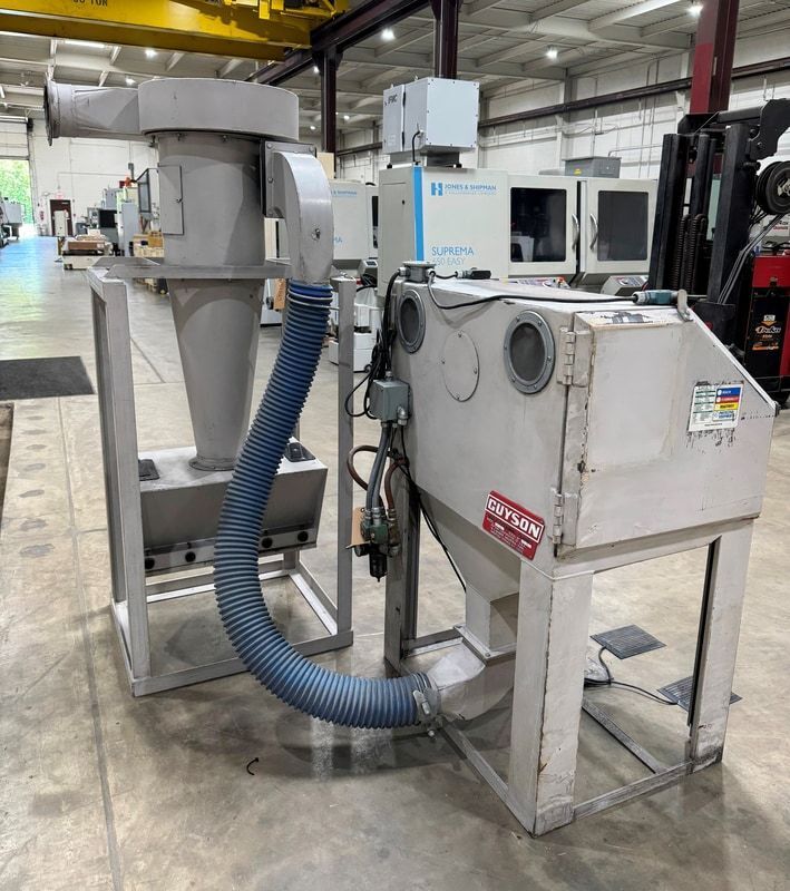 32" x 24" x 19" Guyson #SBP-40, cyclone reclaim 75/12, 750 cfm, safety interlock doors, 2003 (2 available) - Image 5