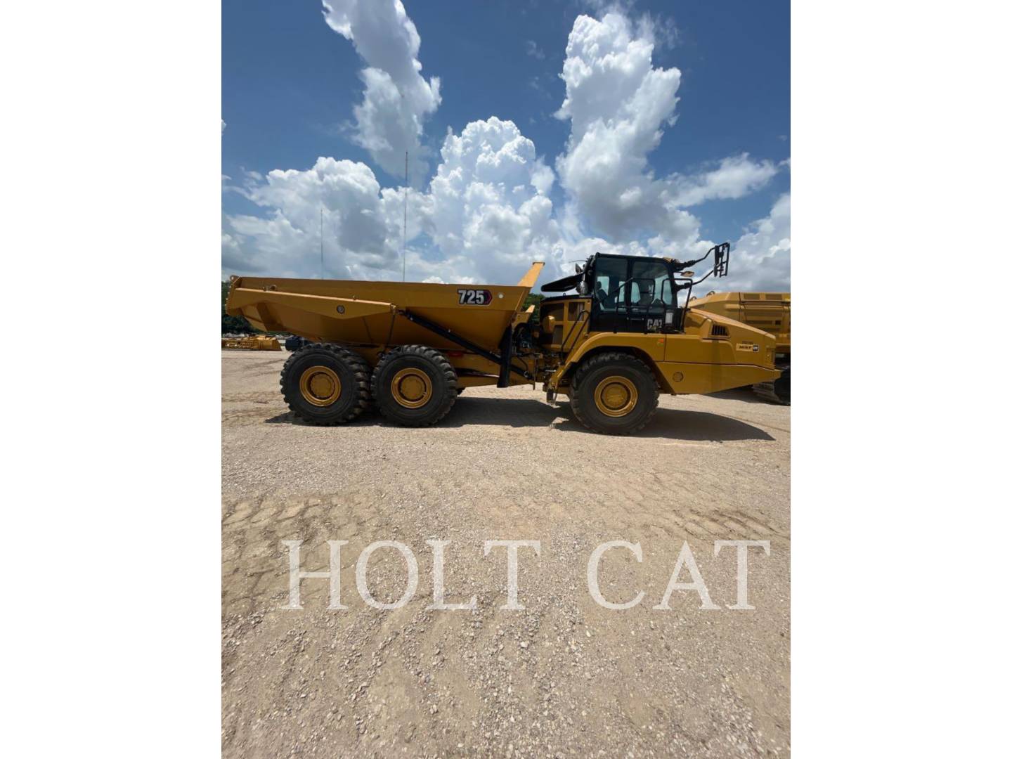 Caterpillar 725, Articulated Truck, 436 hours, S/N: 3T901080, 2024 - Image 2
