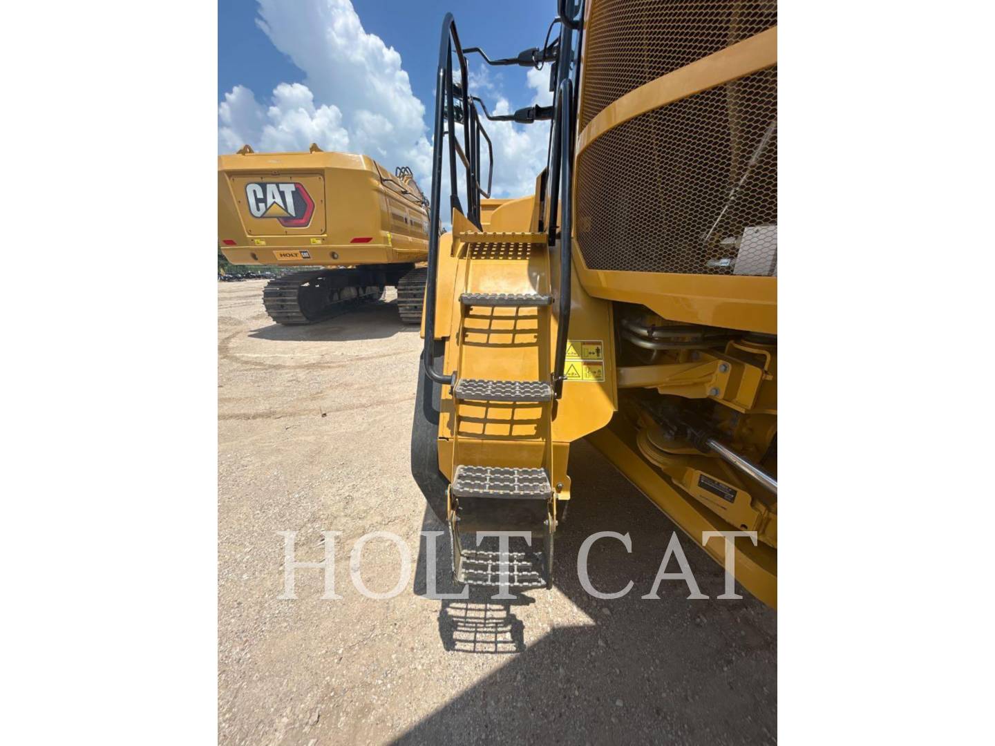 Caterpillar 725, Articulated Truck, 436 hours, S/N: 3T901080, 2024 - Image 8