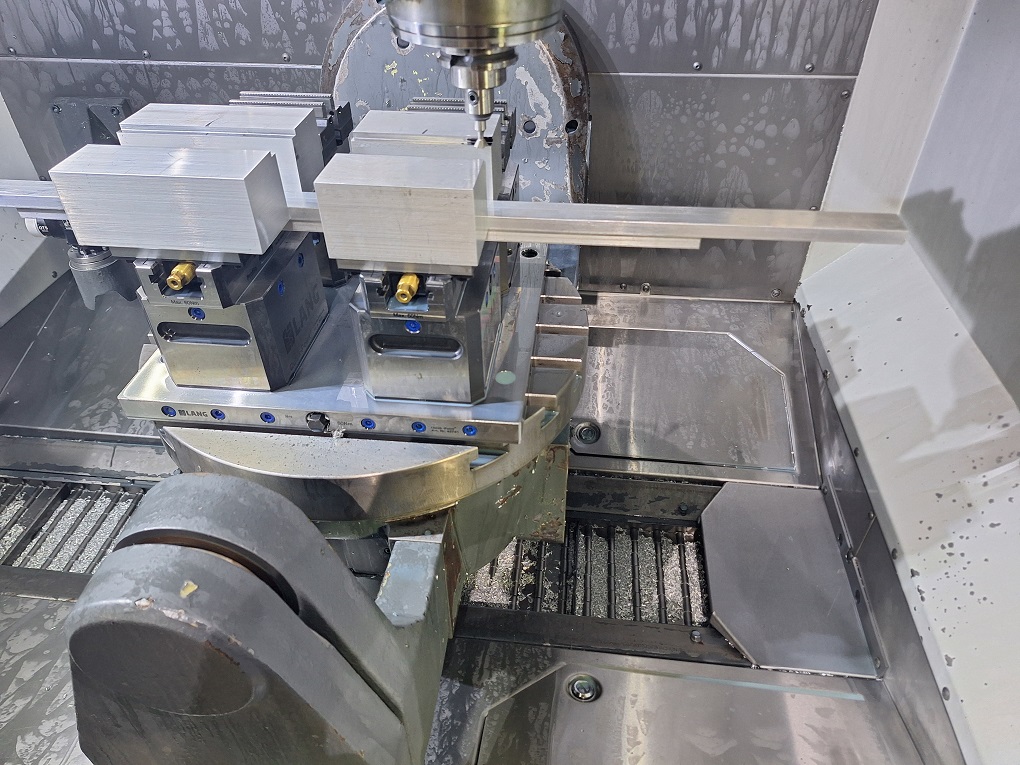 Haas #UMC-750SS, CNC vertical machining center, 40 side mount tool changer, 30" X, 20" Y, 20" Z, 15000 RPM - Image 4