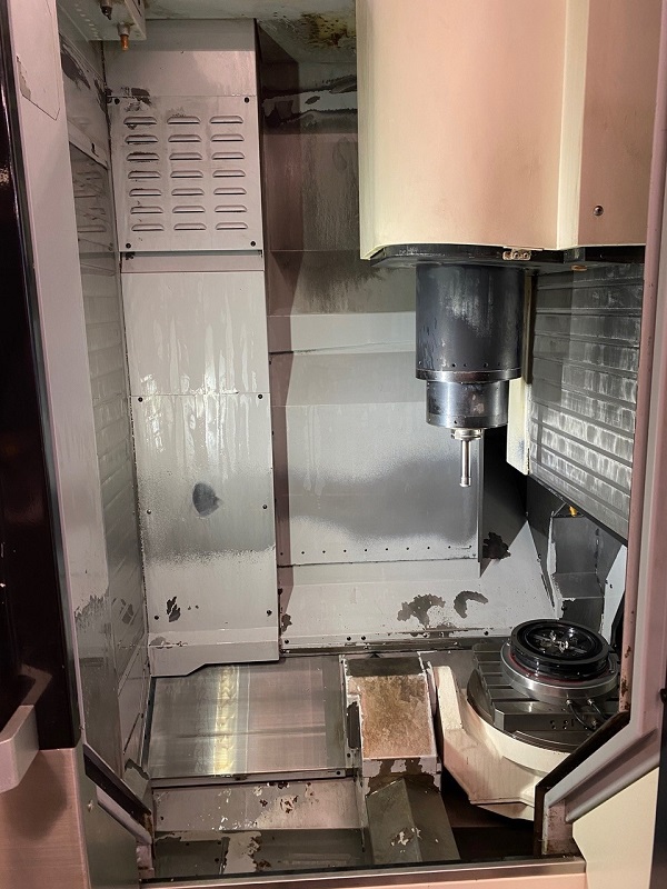 Makino #DA300, CNC vertical machining center, 60 automatic tool changer, 18" X, 26" Y, 20" Z, 20000 RPM - Image 4
