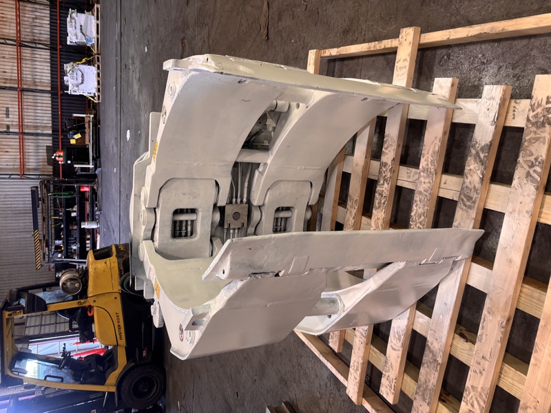 Cascade #90F-RCS-275, 60" dia roll clamp, 2300 psi, serial #PTL-2188329-2R0 - Image 1