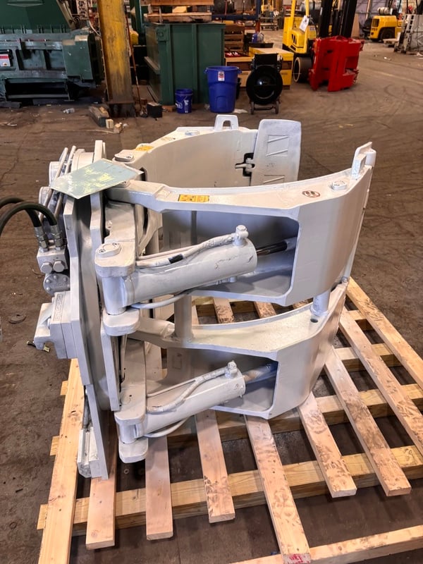 Cascade #90F-RCS-275, 60" dia roll clamp, 2300 psi, serial #PTL-2188329-2R0 - Image 2