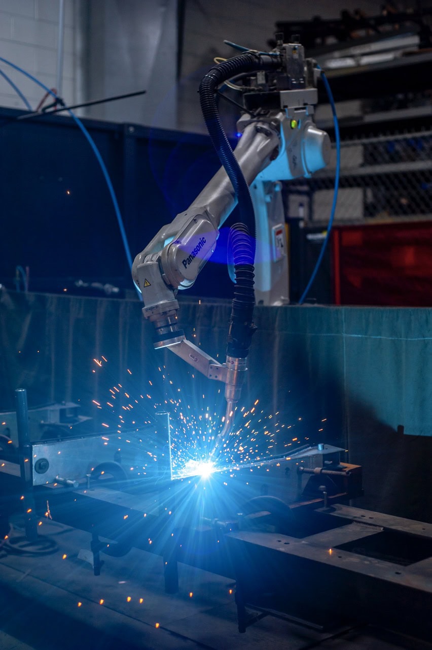Miller, performarc pa1100ss, Robotic Weld Cell, Panasonic #TA-1900 robot, 13 lb payload, 74.6" reach, Dip - Image 2