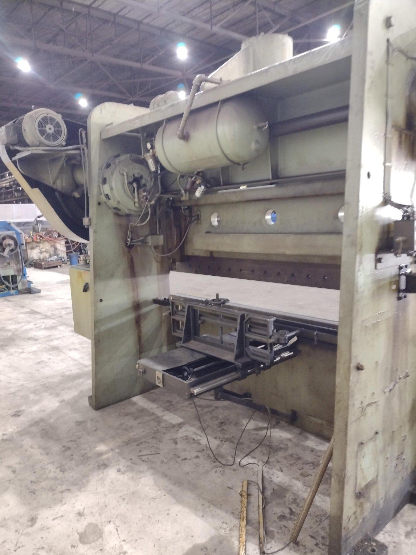 225 Ton, Cincinnati #9-Auto-Cycle, mechanical press brake, 10' overall, 102" between housing, 3" stroke, 8" - Image 2