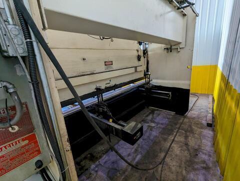 230 Ton, Pacific #J230-12, hydraulic press brake, 12' overall, 1991 - Image 6