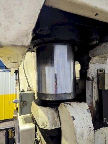 230 Ton, Pacific #J230-12, hydraulic press brake, 12' overall, 1991 - Image 10