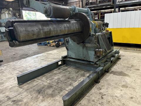 20000 lb. Rowe, motorized coil reel uncoiler, 80" mandrel width, hydraulic expansion, hold down arm - Image 4