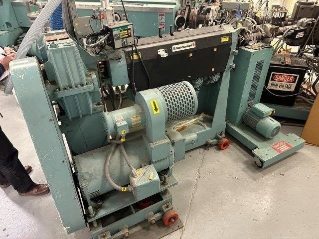 1.5" Davis Standard #1.5", non vented air cooled extruder, 28:1 L/D vented barrel, 15 HP DC motor, 1989 - Image 7