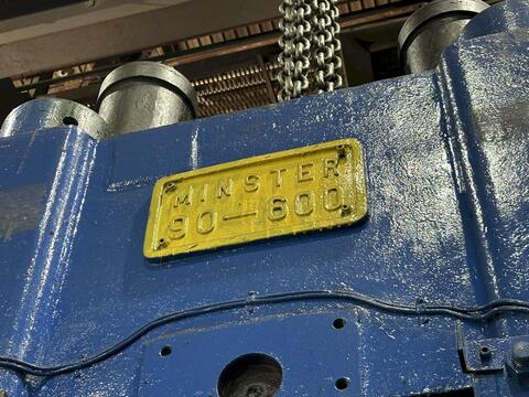 600 Ton, Minster #90-600, knuckle joint press, 4.5" stroke, 19.25" Shut Height, 1/2" adj., 22" x32" bed, 20 - Image 2