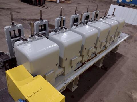 6 Stand, Yoder #M2-1/2, rollformer, 2" arbor, 15" roll space, 18" horizontal centers, 5"-10.25" vertical adj. - Image 9