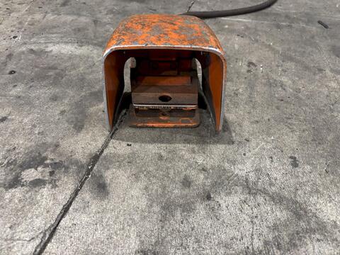 1/4" x 8' Betenbender, hydraulic power steel squaring shear, 1" x 4" blade, powered Back Gauge, 15 HP, 1988 - Image 10
