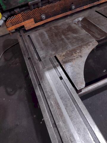 1/4" x 10' Cincinnati #1810, mechanical power squaring shear, 10 holddowns, squaring arm, 24" manual Back - Image 10