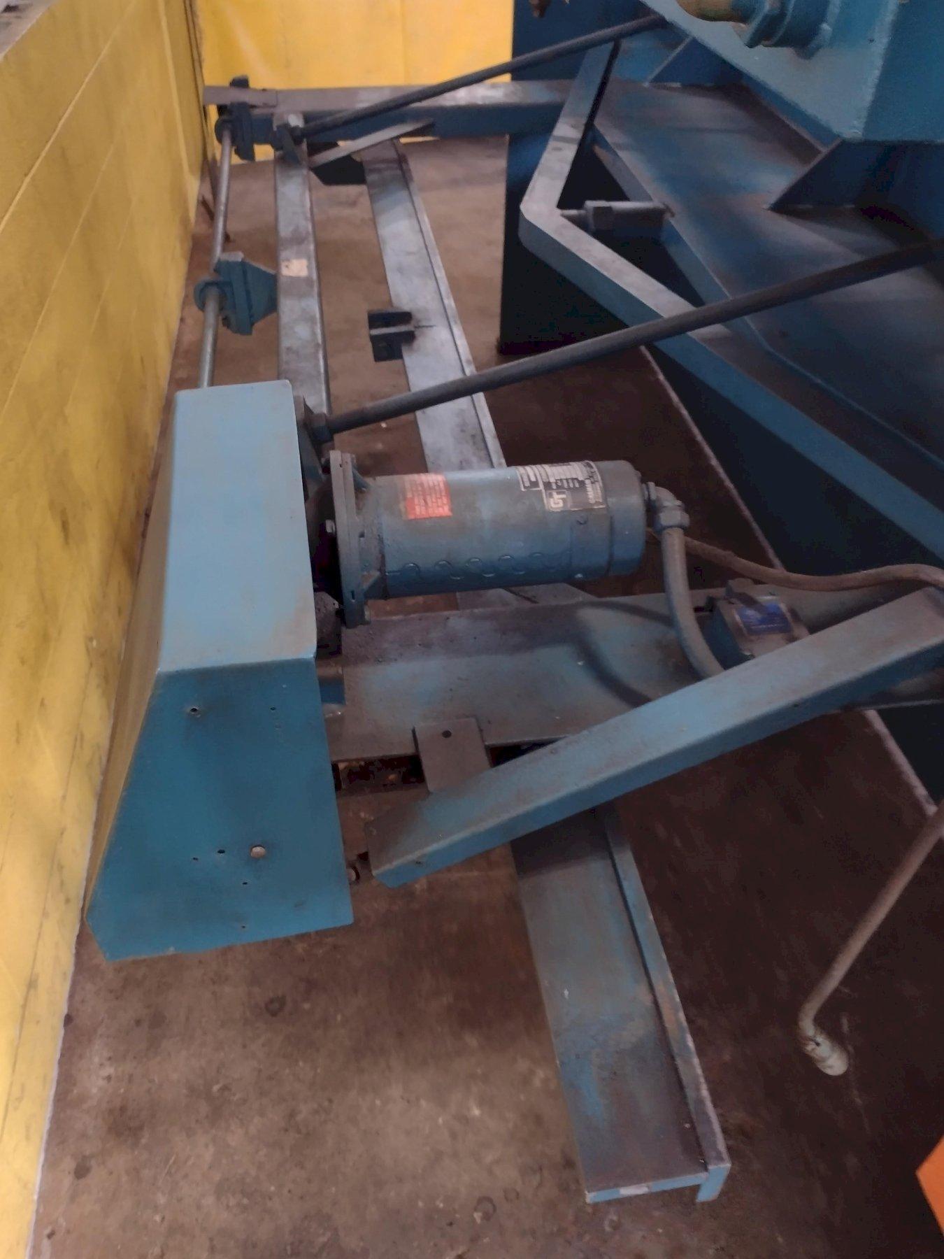 1/4" x 10' HTC #250-10A, hydraulic shear, 9 holddowns, 36" front operated power back gauge, eletric foot trip - Image 10