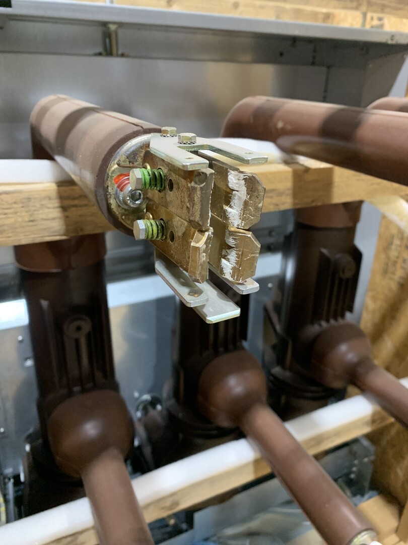 1200 Amps, Schneider Electric, SF2 ECOFIT, circuit breaker, 38 KV, new surplus - Image 4