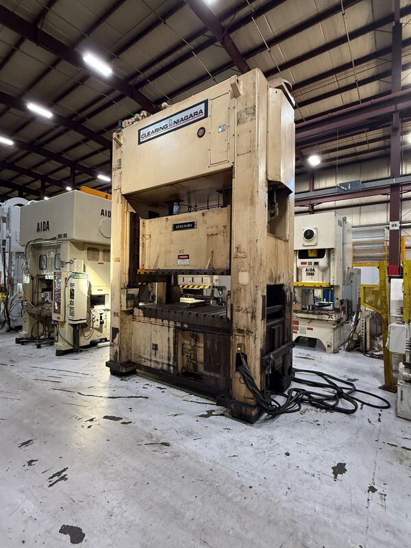 330 Ton, Clearing Niagara #SE2-300-84-48UH, straight side double crank, 8" stroke, 25" Shut Height, 84" - Image 2
