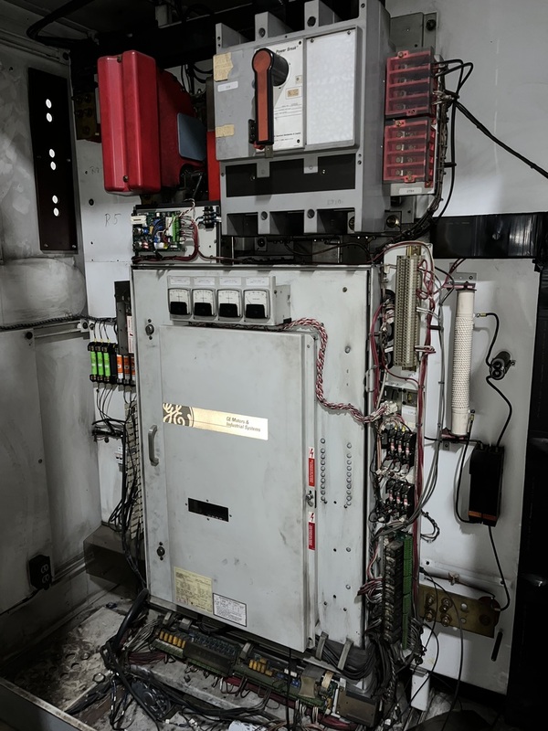 1267 HP General Electric, 3VOMK575CD004, VFD, 3 phase, 575 Volts - Image 4