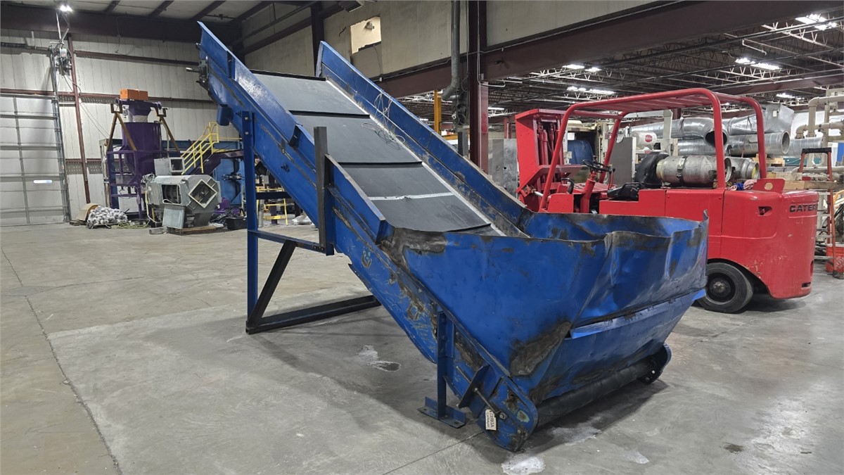 58" wide x 18' long, Conveyor, Chain Driven, 1.5" Cleats, 13" H Walls, 3 HP, 1760 RPM, 230/460 V, w/Leg Stand - Image 2