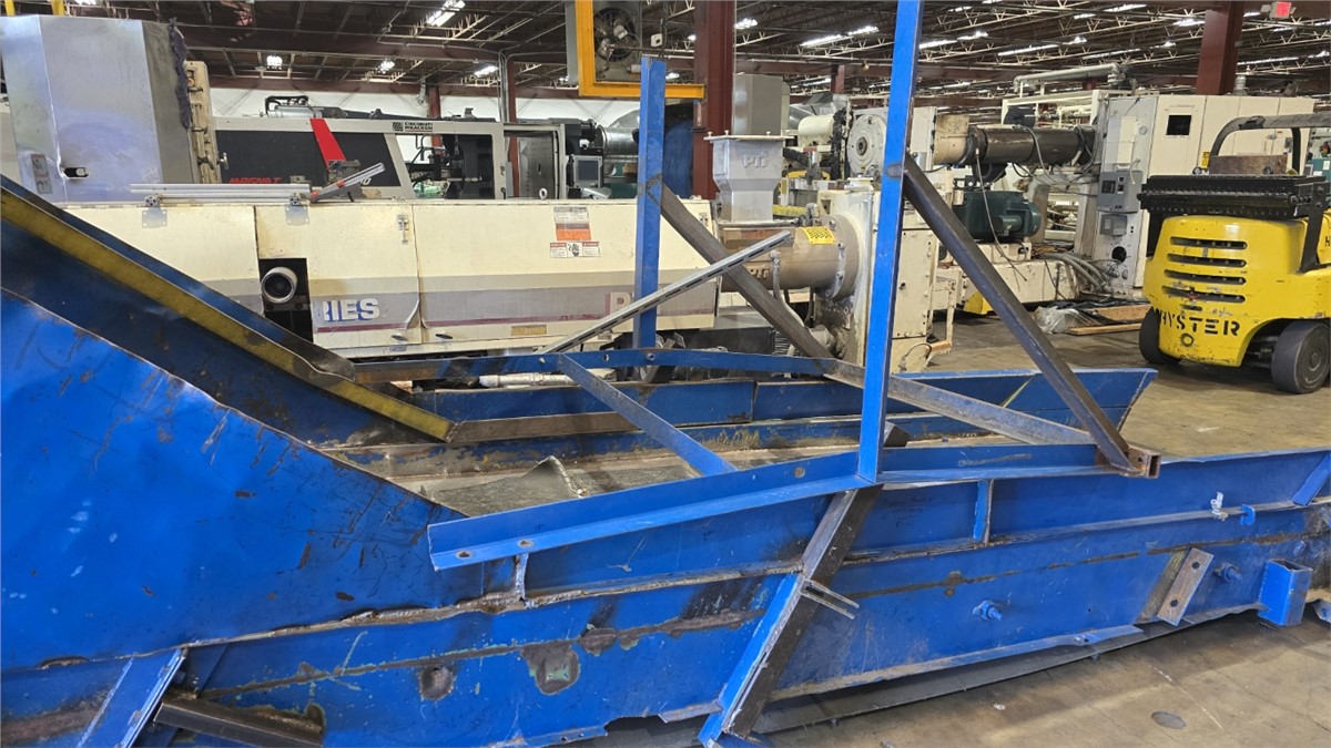 58" wide x 18' long, Conveyor, Chain Driven, 1.5" Cleats, 13" H Walls, 3 HP, 1760 RPM, 230/460 V, w/Leg Stand - Image 8