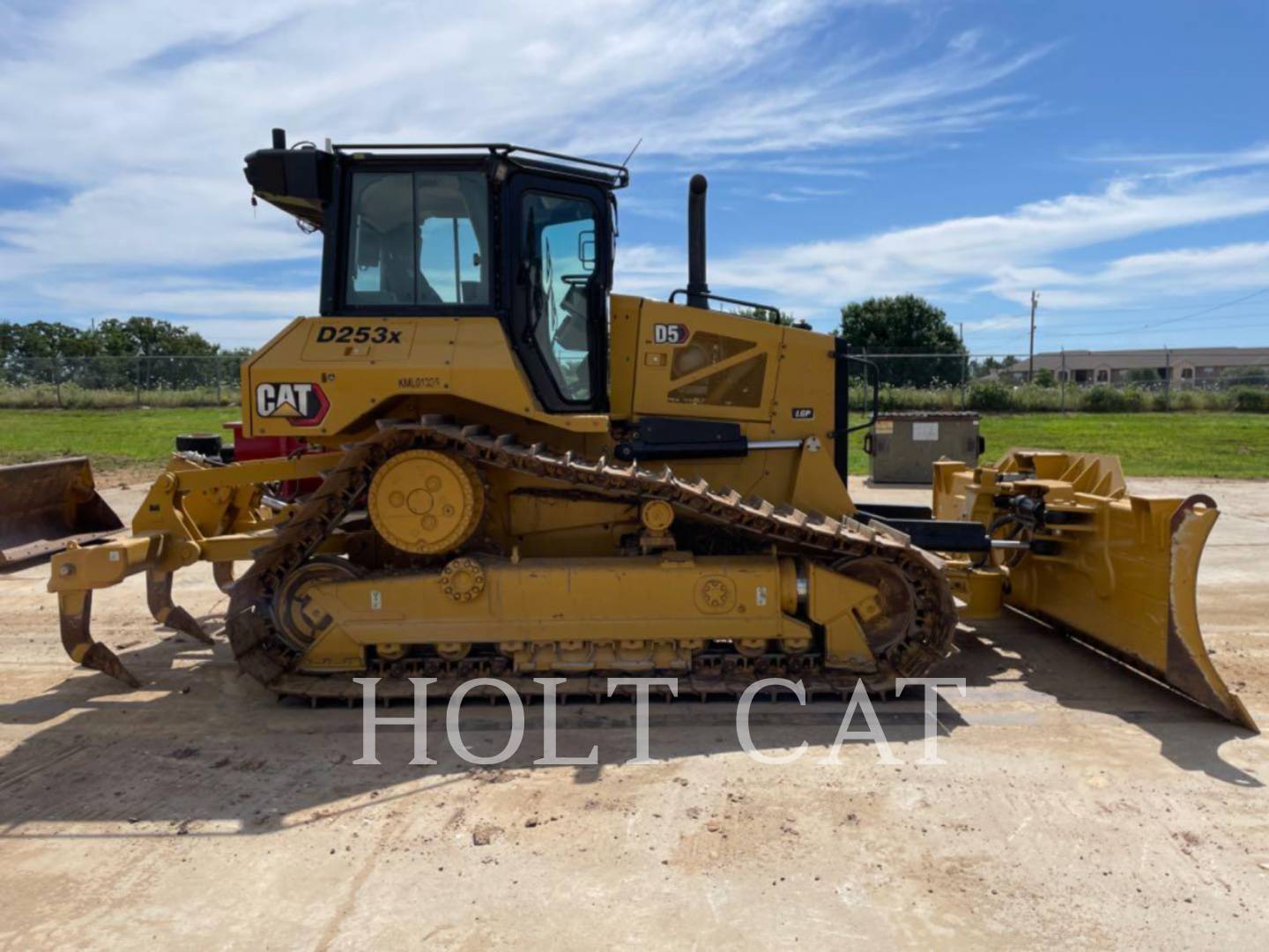 Caterpillar D5 LGPVP3, Crawler Dozer, 1856 hours, S/N: KML01336, 2024 - Image 2